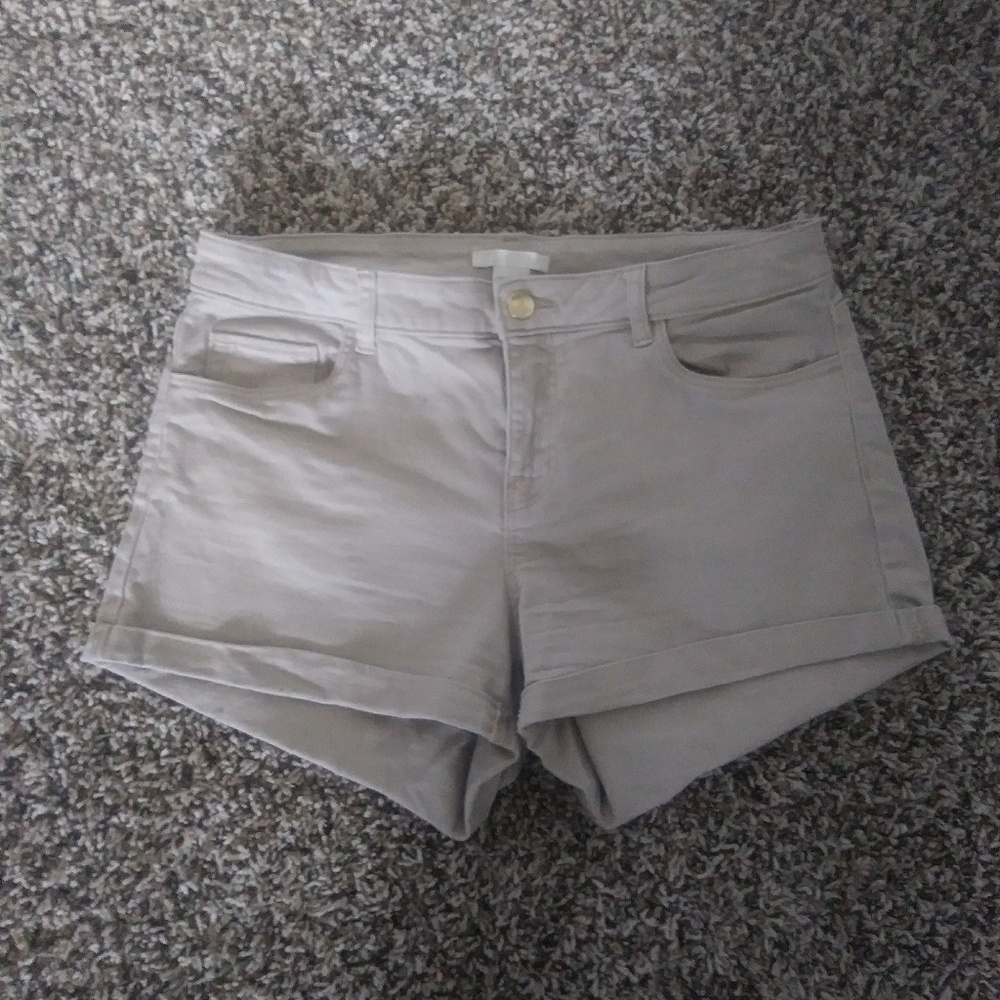Beige shorts